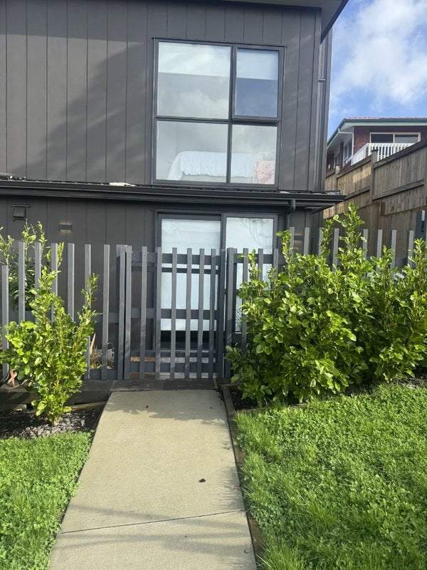 35A Sealy Road, Torbay, Auckland - Carousel 1