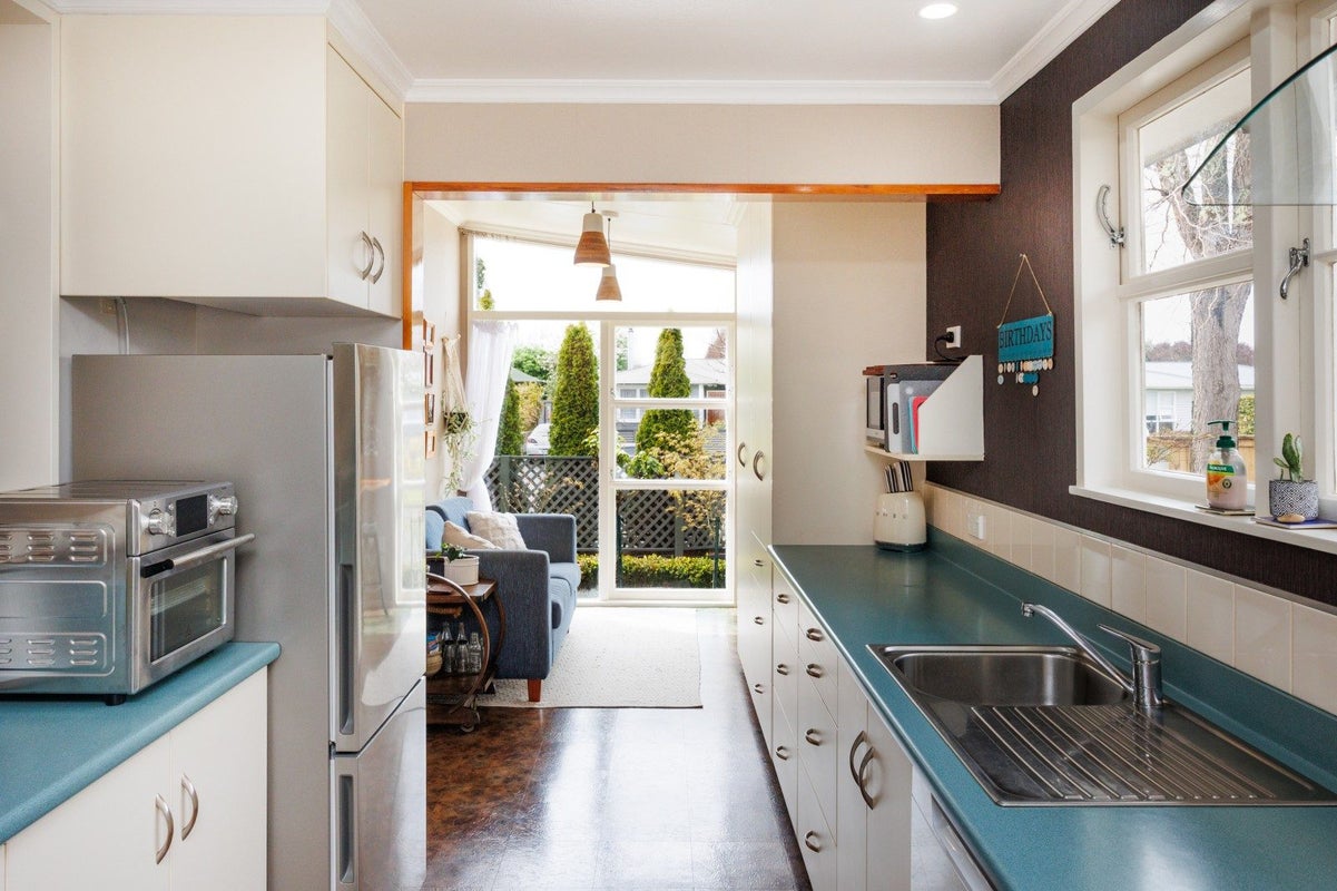 121 Ruamahanga Crescent, Terrace End, Palmerston North - Carousel 2