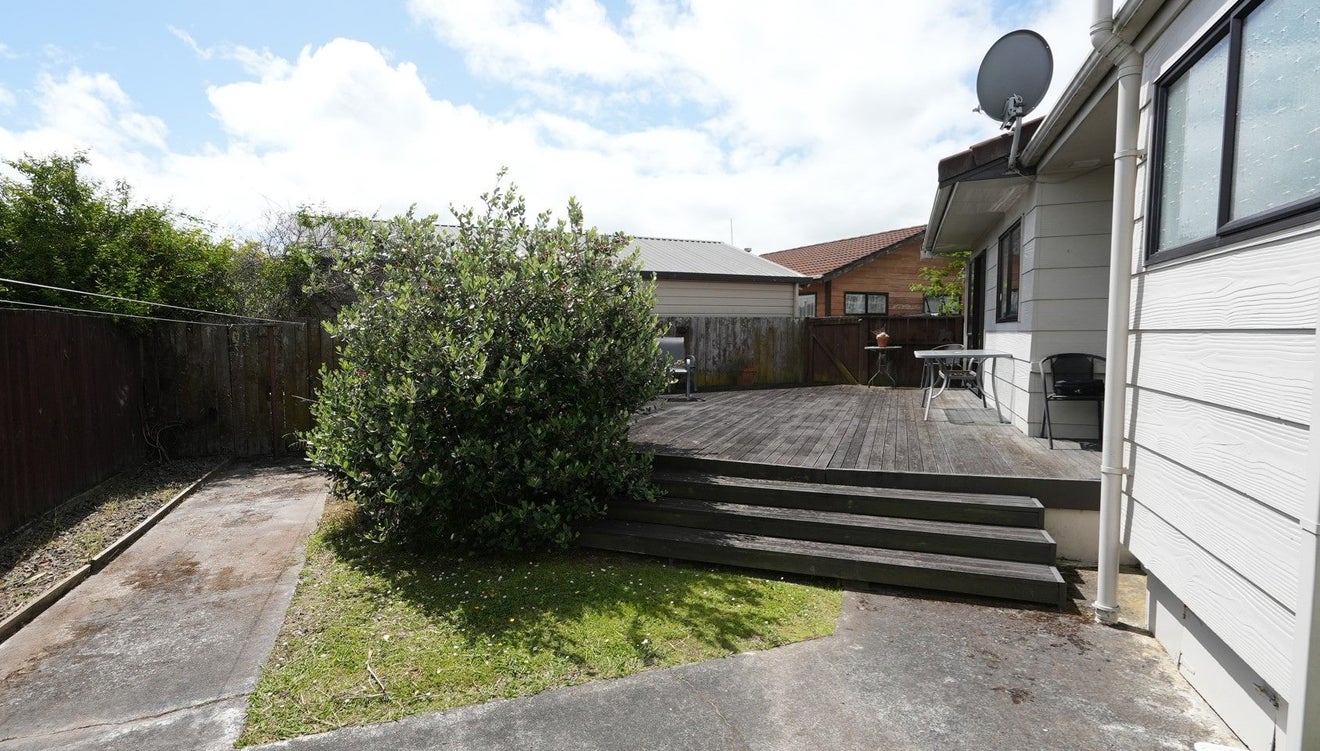 8 Bevan Place, Cloverlea, Palmerston North - Carousel 13