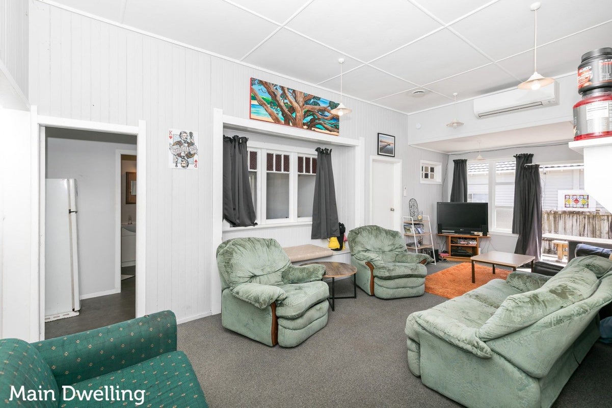 209 Galloway Street, Hamilton East, Hamilton - Carousel 2