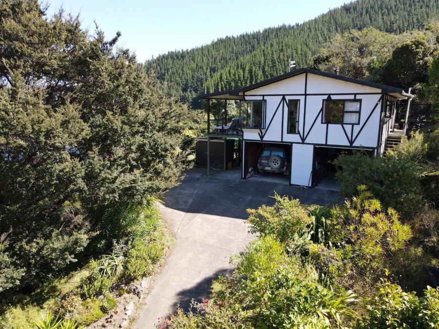 486 Cissy Bay Road, French Pass - Carousel 1