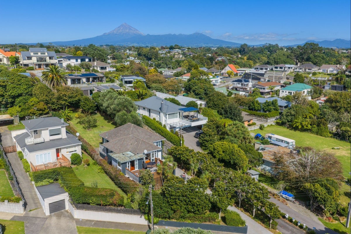 14 Rimu Street, Strandon, New Plymouth - Carousel 27