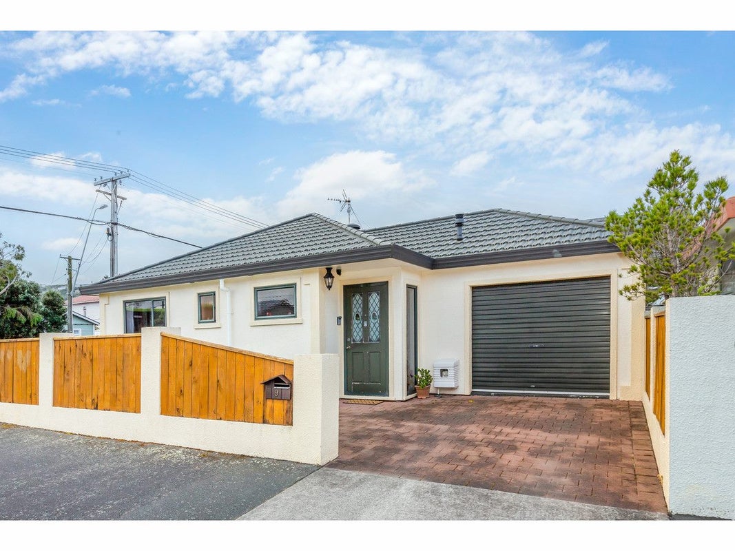 9 South Street, Petone, Lower Hutt - Carousel 1