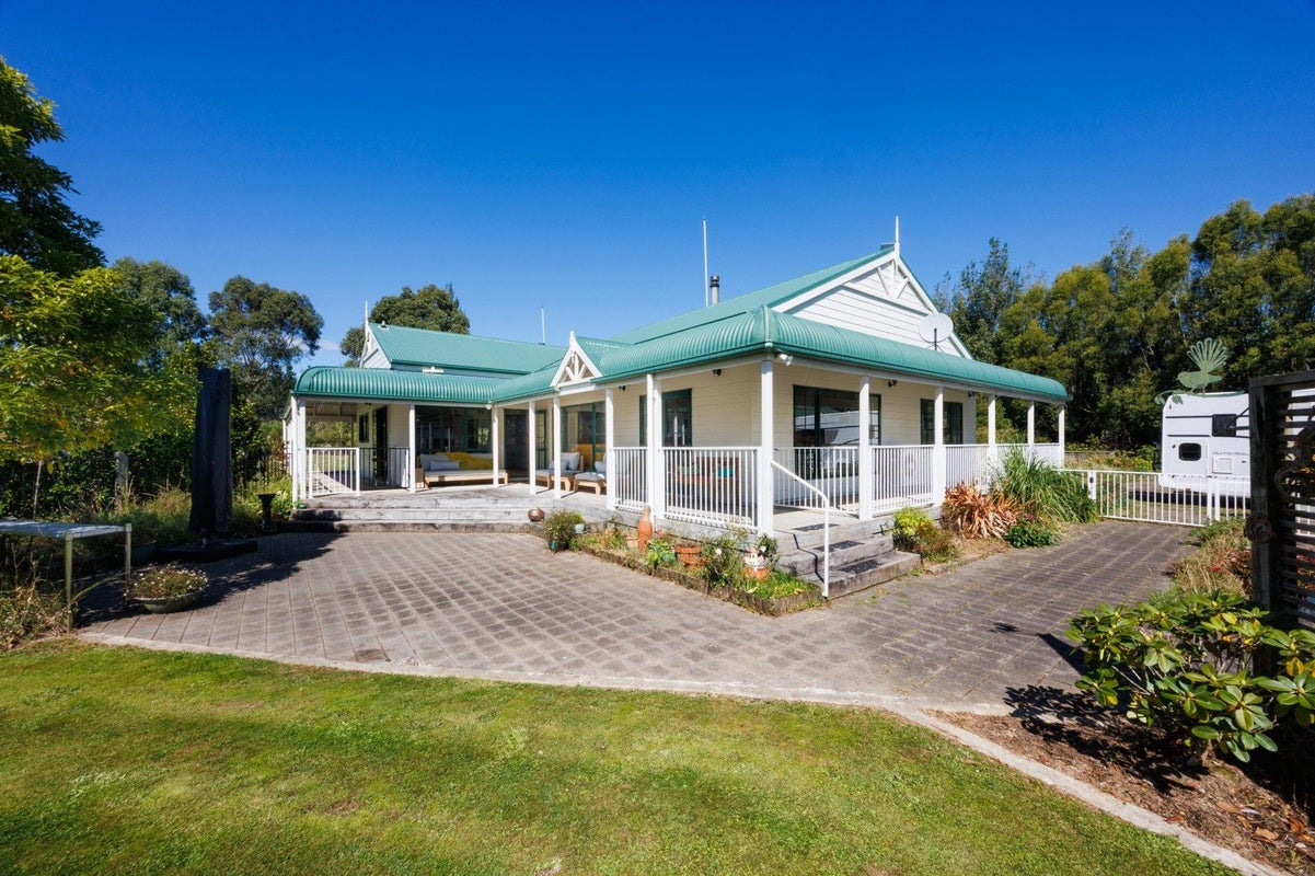 89 Ulysses Road, Ashhurst, Palmerston North - Carousel 2