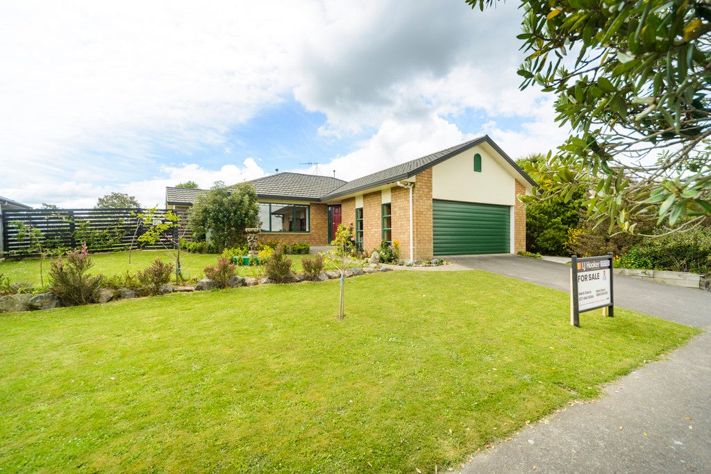 157 Ruapehu Drive, Fitzherbert, Palmerston North - Carousel 1