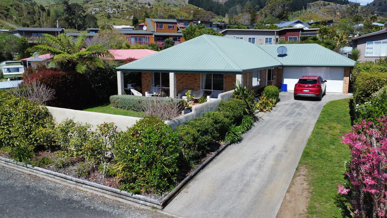55 Richmond Road, Takaka - Carousel 1