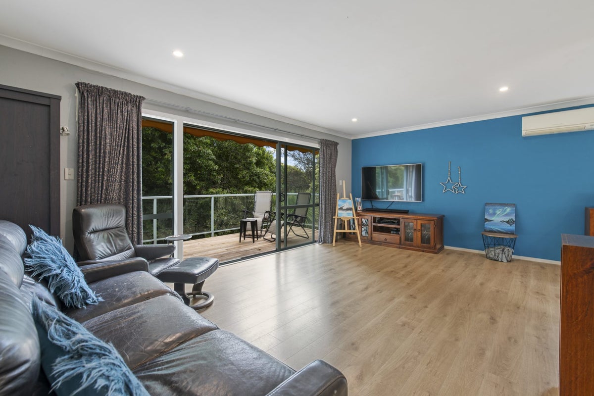 64B Uxbridge Road, Mellons Bay, Auckland - Carousel 2