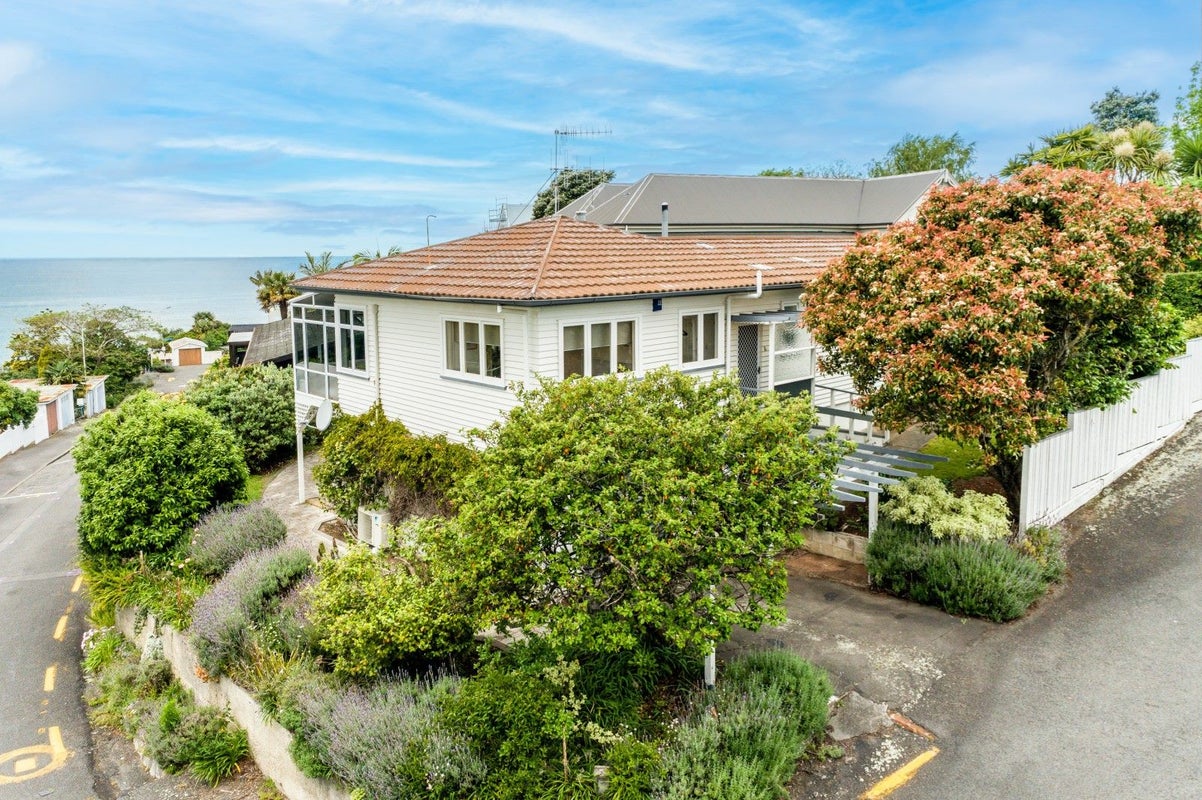 7 Hadfield Terrace, Bluff Hill, Napier - Carousel 11