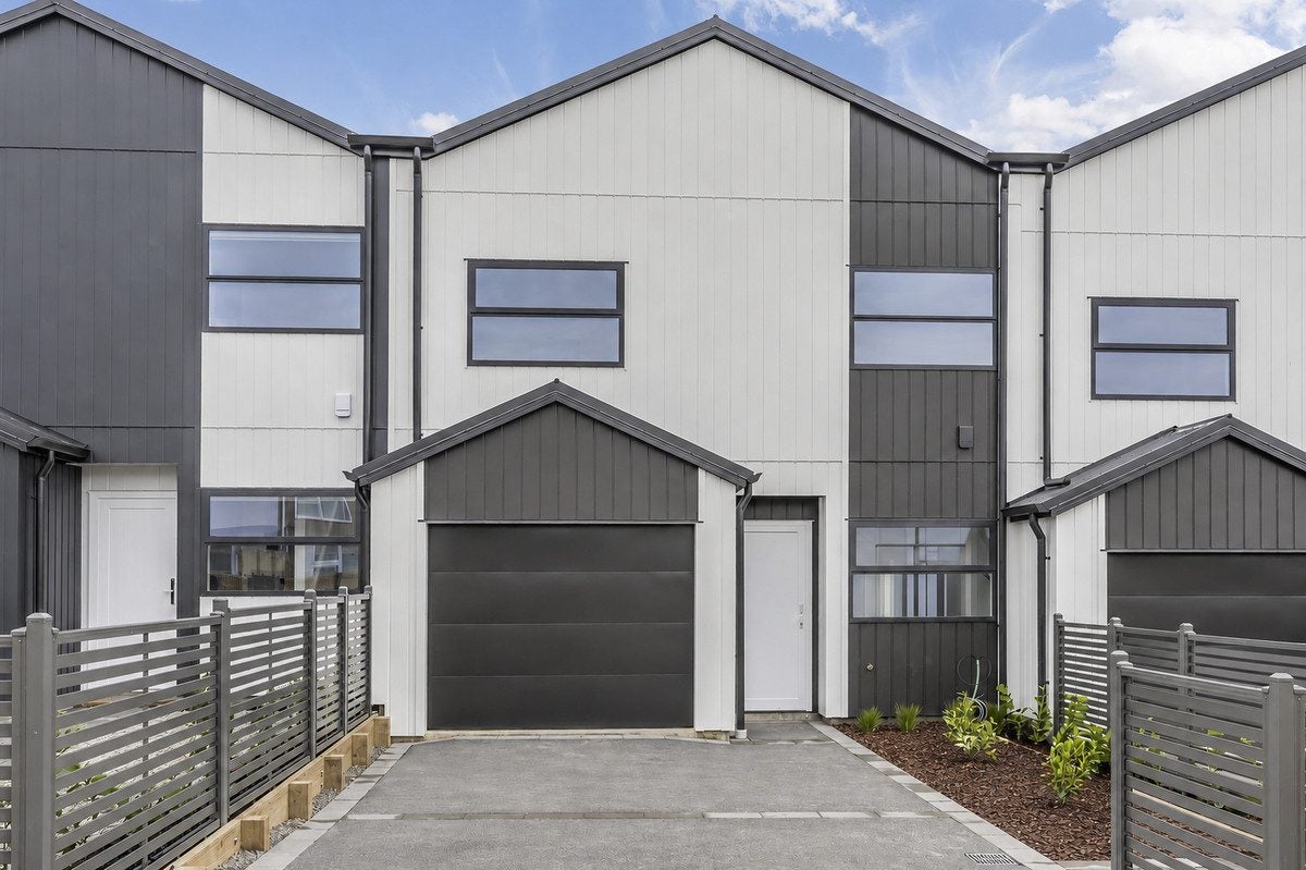 19 & 23 Ruru Lane, Kenepuru, Porirua, Wellington - Carousel 1