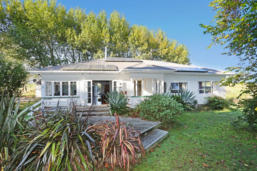 387 Arrowville Road, Aka Aka - Carousel 1
