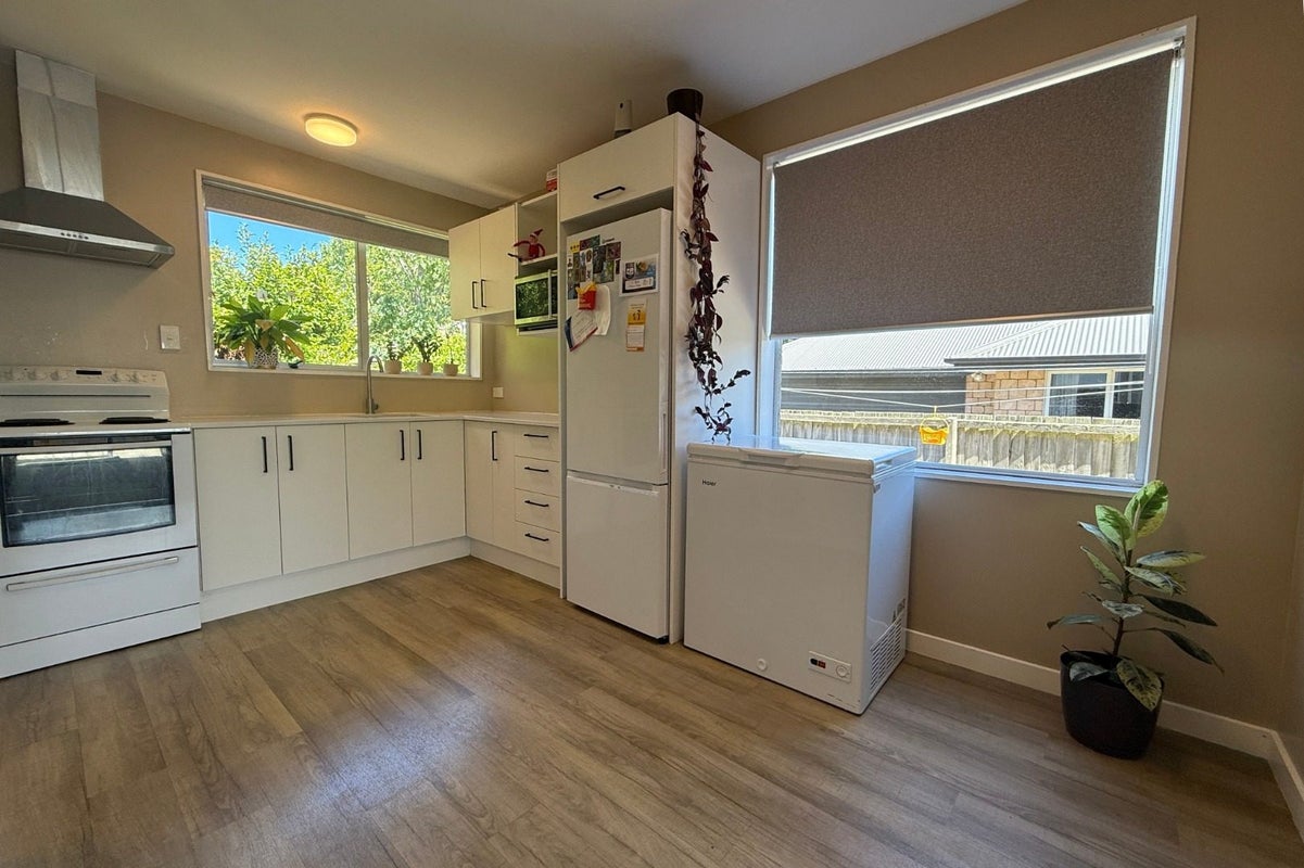2/129 Strickland Street, Sydenham, Christchurch - Carousel 2