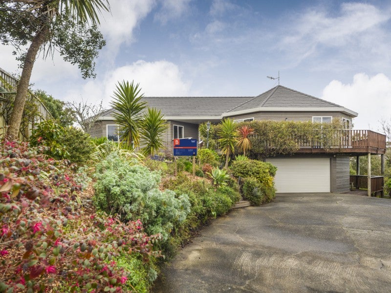 6 The Strand, Fitzherbert, Palmerston North - Carousel 1
