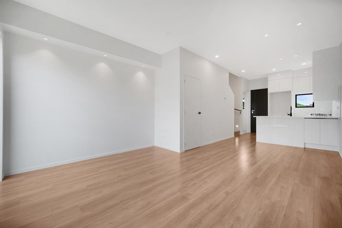 11 Hearth Street, Flat Bush, Auckland - Carousel 1