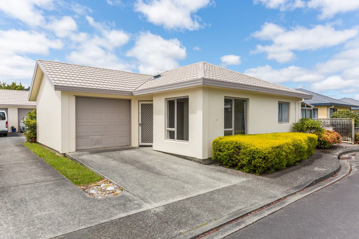 12/58A MOLESWORTH ST, TAITA, LOWER HUTT - Carousel 1