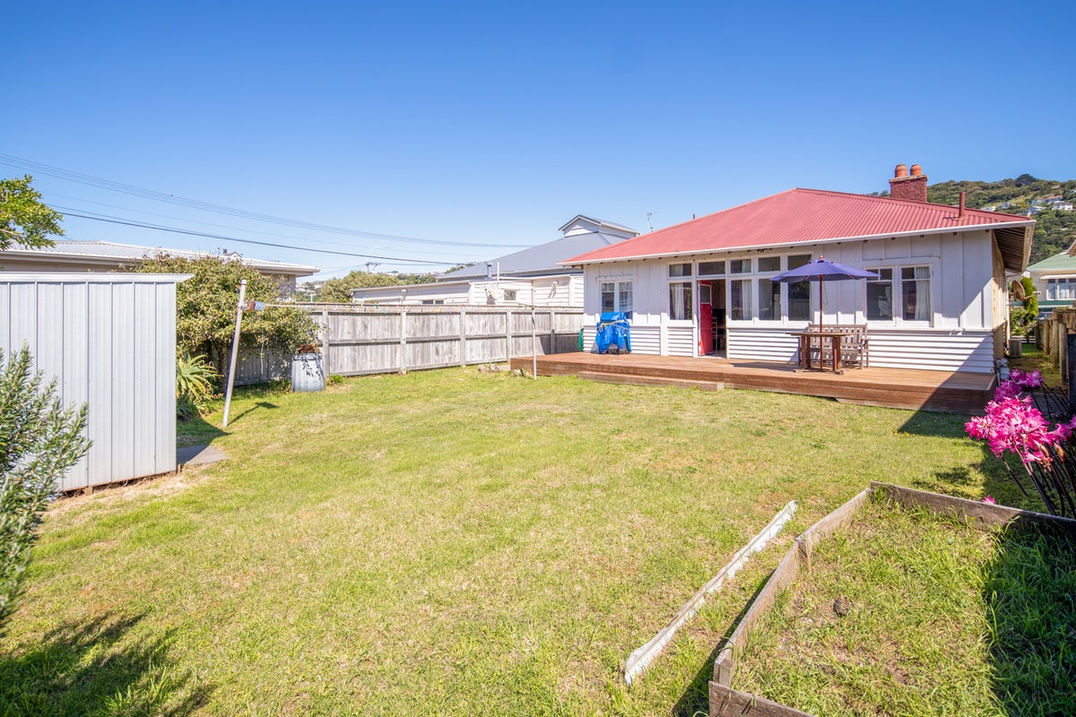 153 Onepu Road, Lyall Bay, Wellington - Carousel 2