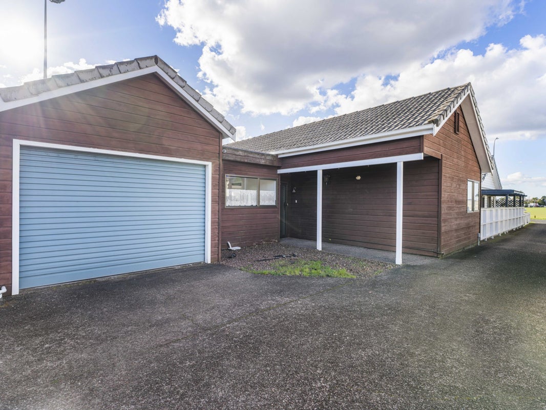 22B Kingswood Road, Papatoetoe, Auckland - Carousel 1