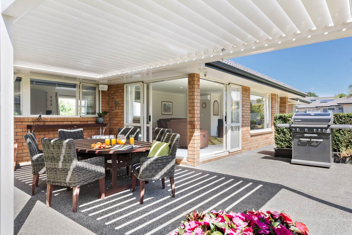 10 Fern Place, Beachlands, Auckland - Carousel 2