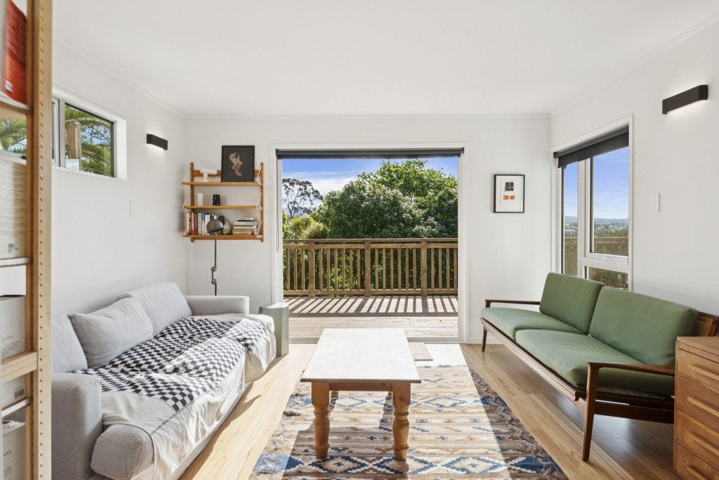 261 Titirangi Road, Titirangi, Auckland - Carousel 1
