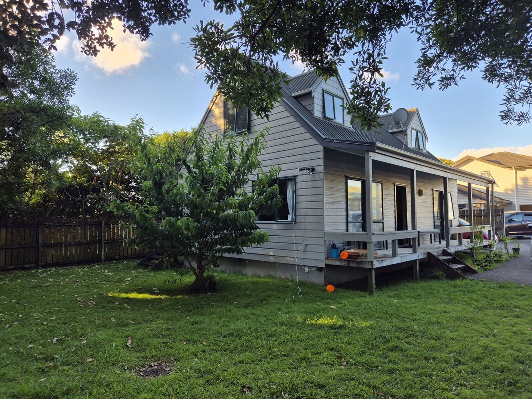 56A Taikata Road, Te Atatu Peninsula, Auckland - Carousel 1