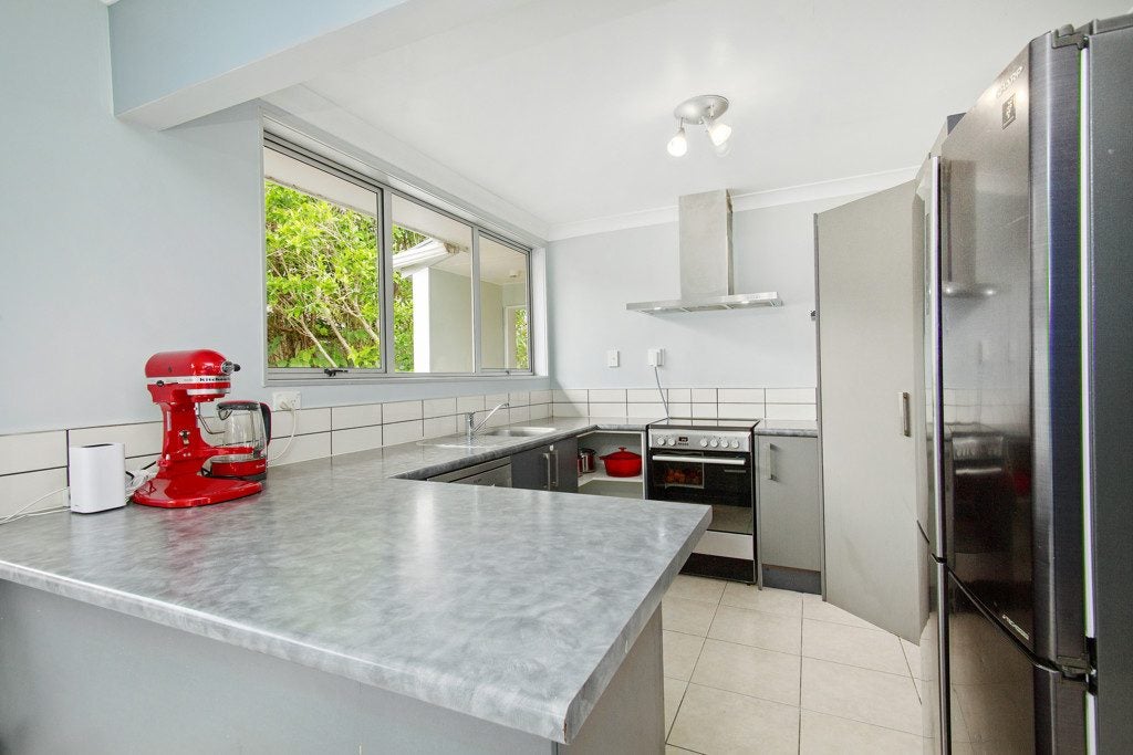 22 Castle Crescent, Stokes Valley, Lower Hutt - Carousel 2