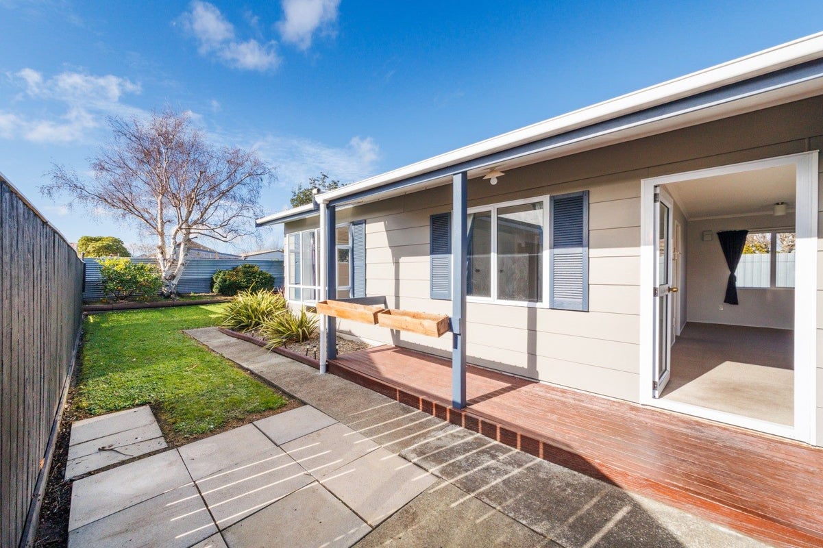 18 Coromandel Court, Roslyn, Palmerston North - Carousel 2