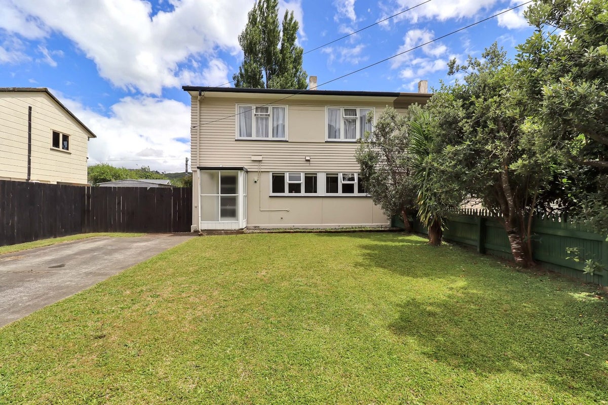 1/15 Eldon Grove, Taita, LOWER HUTT - Carousel 14