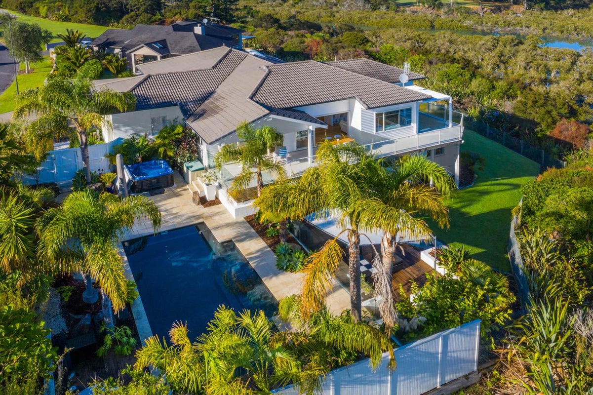 35 Schopolo Place, Schnapper Rock, Auckland - Carousel 2
