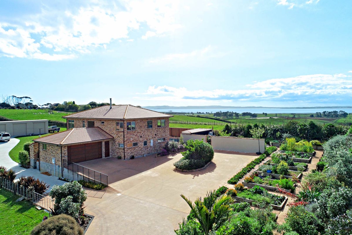 115 Laing Road, Karaka, Papakura - Carousel 1