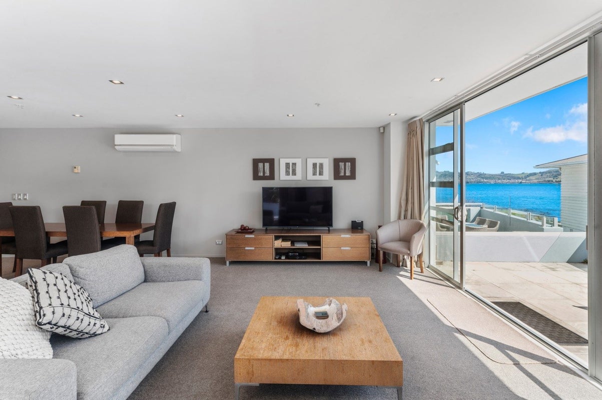 2 Lowell Place, Waipahihi, Taupo - Carousel 2