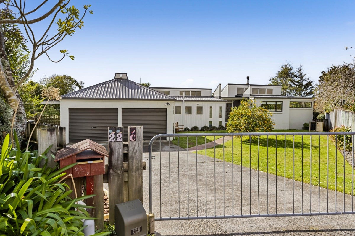 22C Doralto Road, Frankleigh Park, New Plymouth - Carousel 1