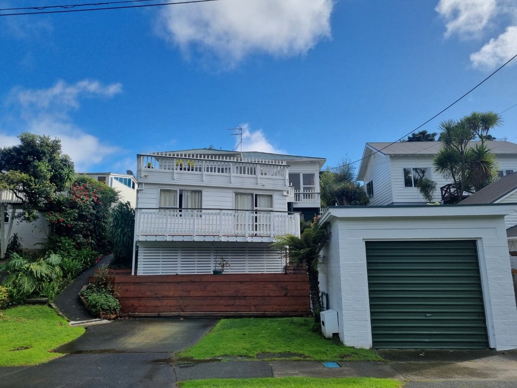 12 Seabreeze Road, Narrow Neck, Auckland - Carousel 1