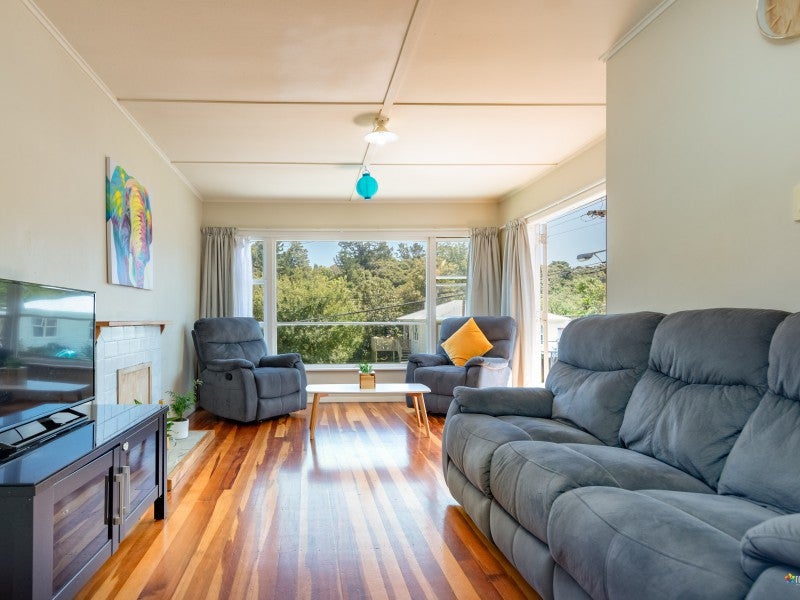 8 Gawler Grove, Wainuiomata, Lower Hutt - Carousel 2
