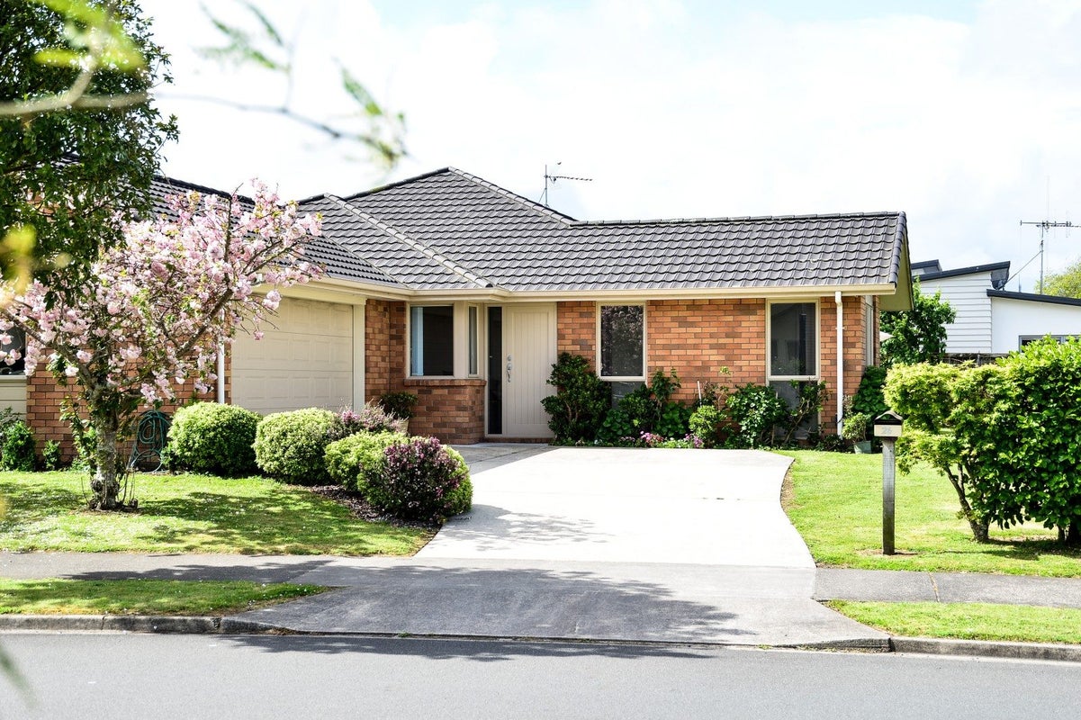 26 Moonlight Drive, Rototuna North, Hamilton - Carousel 1