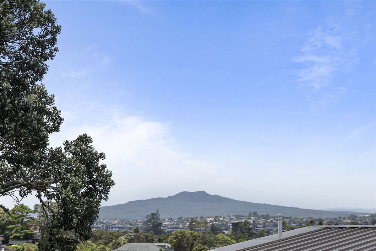 2/26 Tui Glen Road, Birkenhead, Auckland - Carousel 13