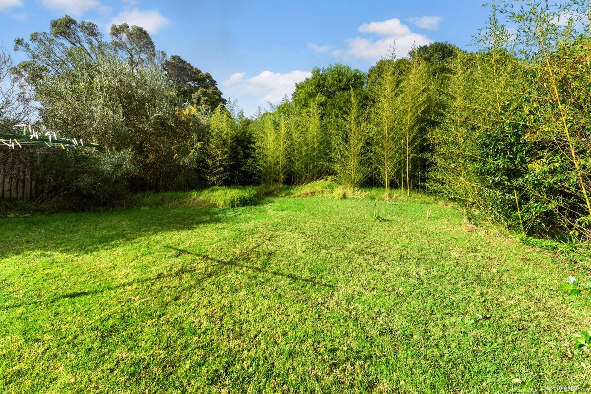 1/8 Alexander Avenue, Torbay, Auckland - Carousel 13