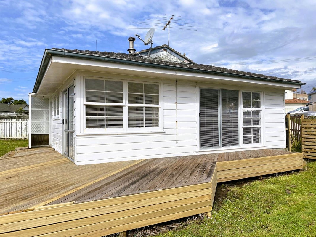 237 Bucklands Beach Road, Bucklands Beach, Auckland - Carousel 2