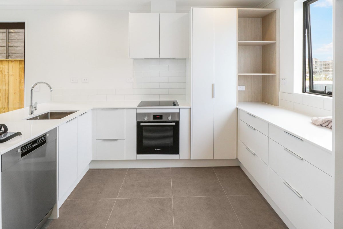 7 Kilcadden Drive, Flat Bush, Auckland - Carousel 2