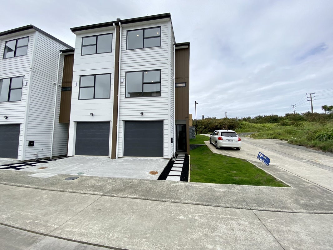 19 Bloom Crescent, Sunnyvale, Auckland - Carousel 1