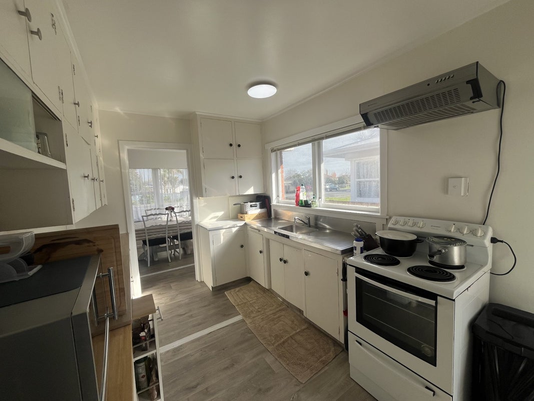 1 Springfield Crescent, Enderley, Hamilton - Carousel 2