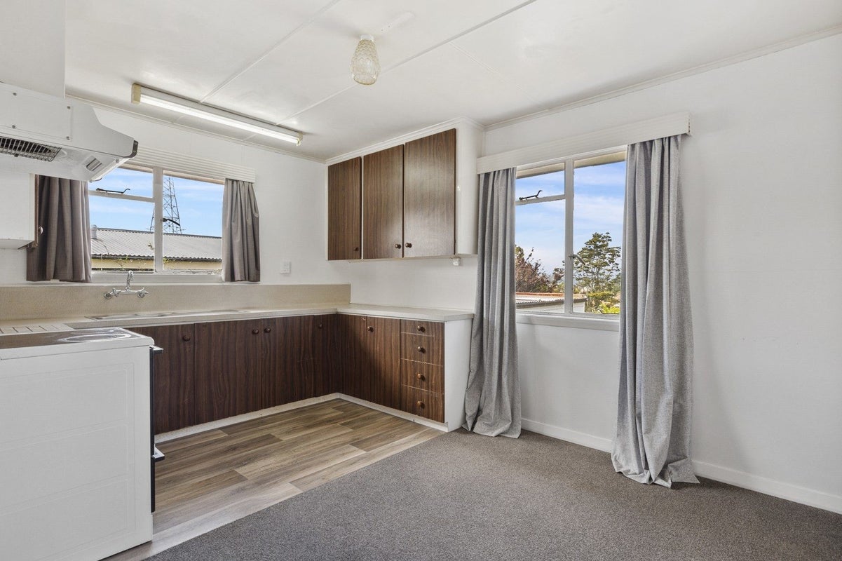 112 Centennial Avenue, Helensburgh, Dunedin - Carousel 2