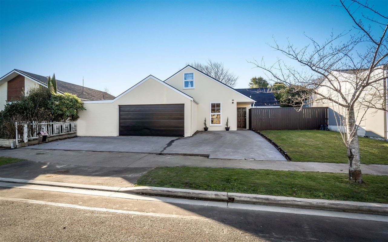 16 Powell Crescent, Ilam, Christchurch - Carousel 1