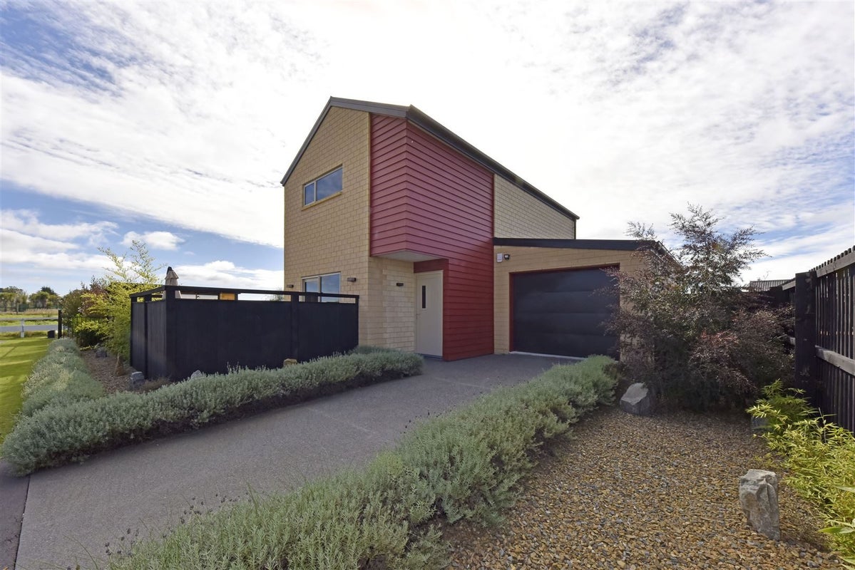 18 Kahukura Road, Broomfield, Christchurch - Carousel 1