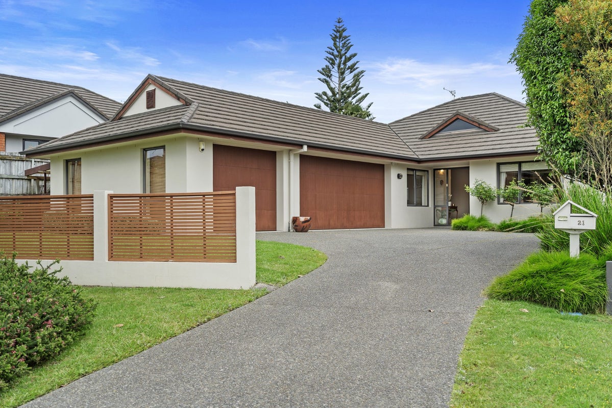 21 Bodiam Place, Bethlehem, Tauranga - Carousel 1