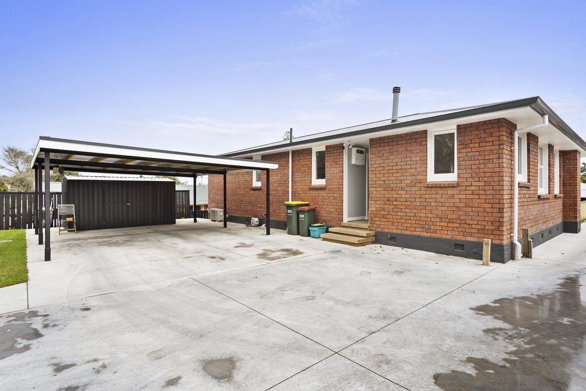 46 Bruce Avenue, Glenview, Hamilton - Carousel 2