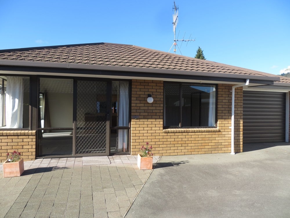 8 Pettit Place, The Wood, Nelson - Carousel 2