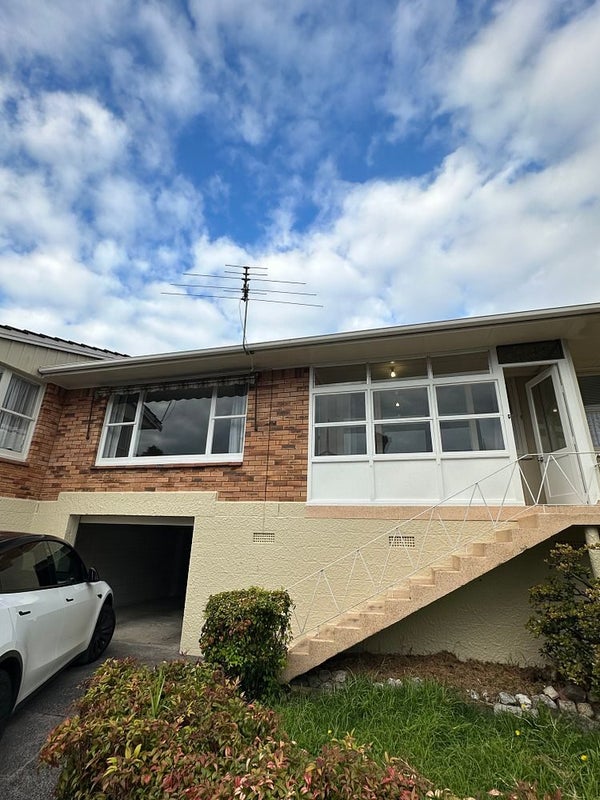 2/3 Grange Road, Mount Eden, Auckland - Carousel 1