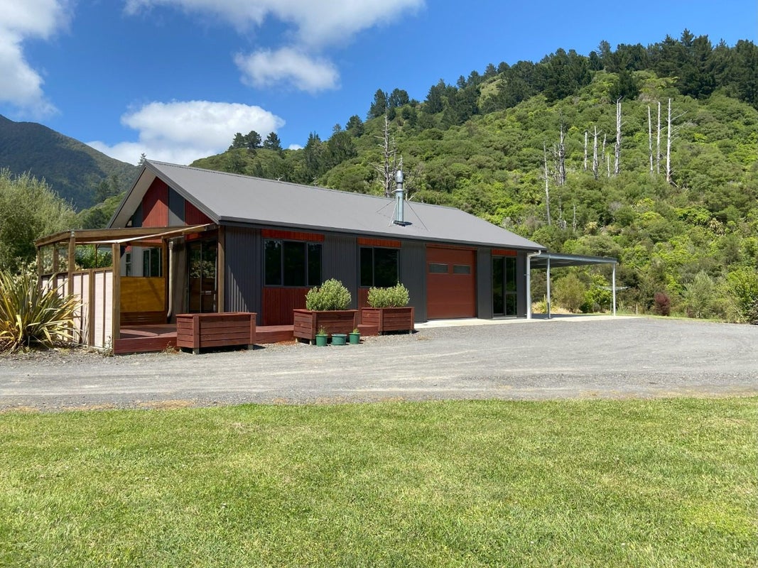 120 Boons Valley Road, Waikawa, Picton - Carousel 1