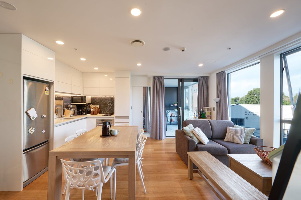 213/10 Lion Place, Epsom, Auckland - Carousel 2