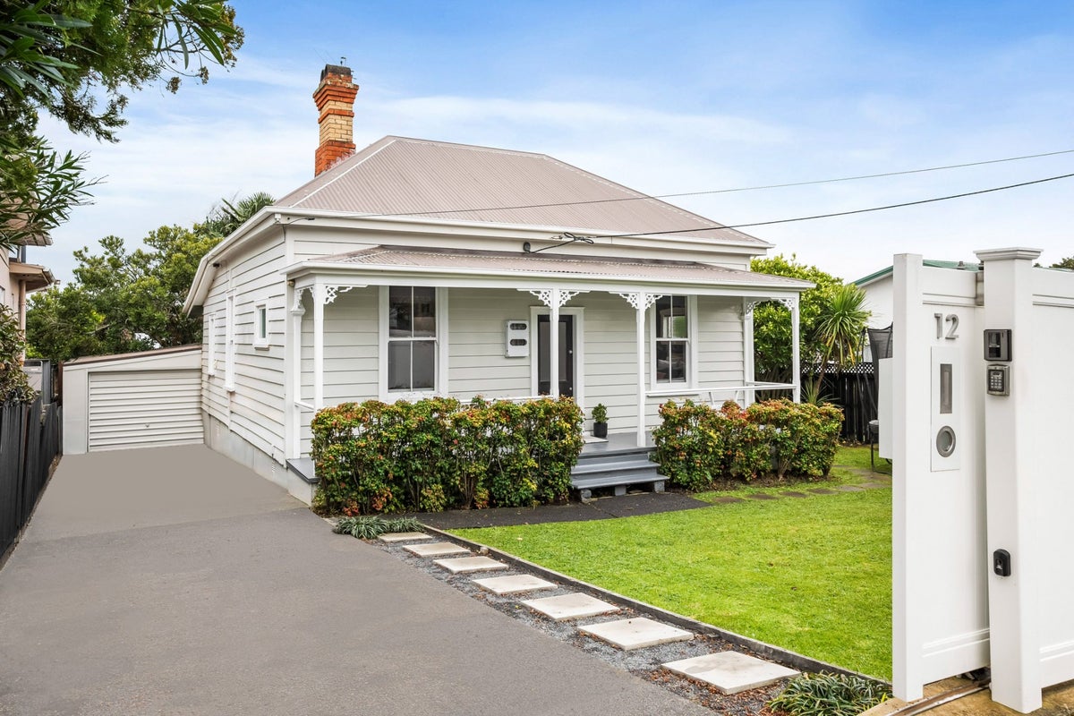 12 Fifth Avenue, Mount Albert, Auckland - Carousel 1