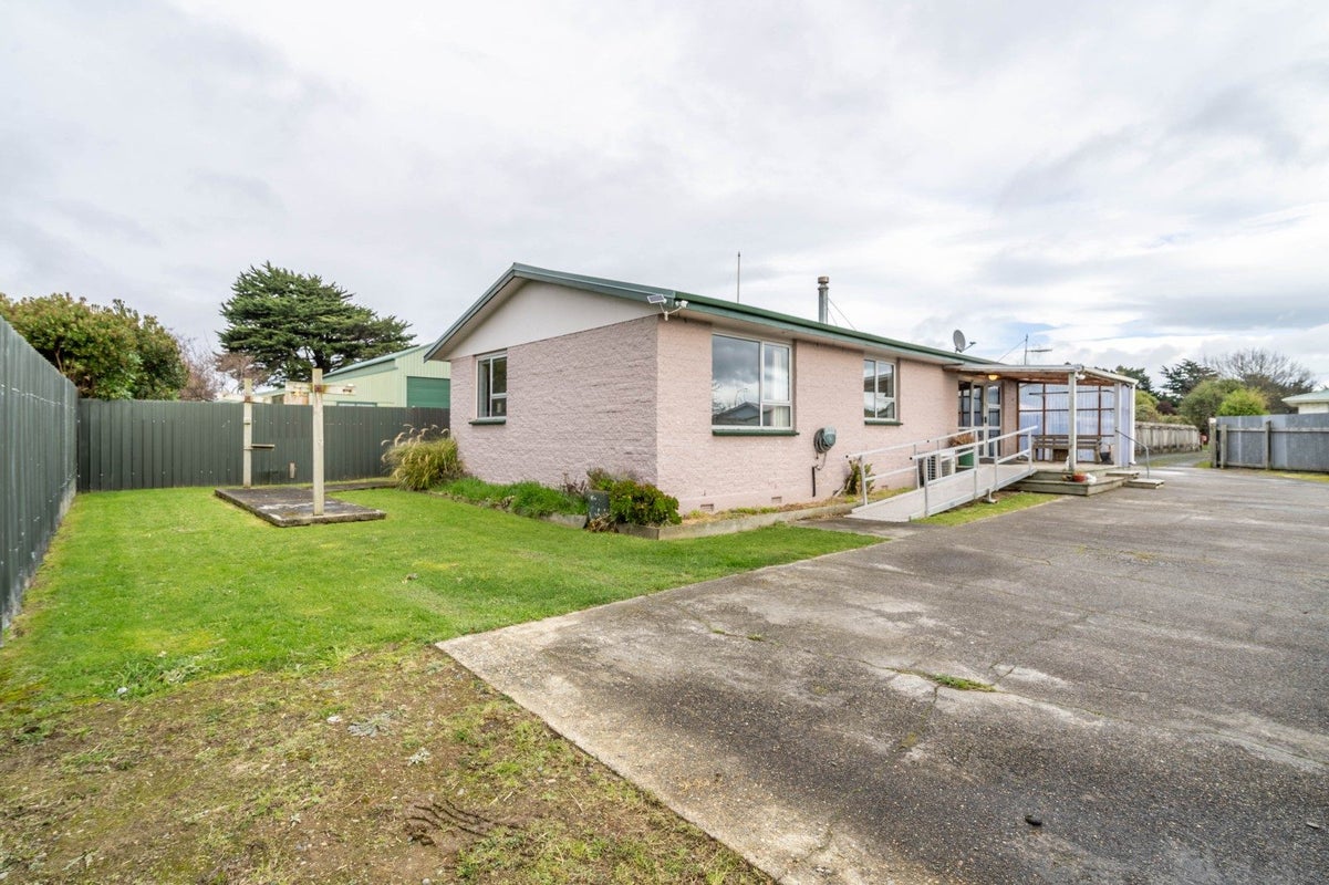 36 Shannon Street, Clifton, Invercargill - Carousel 1